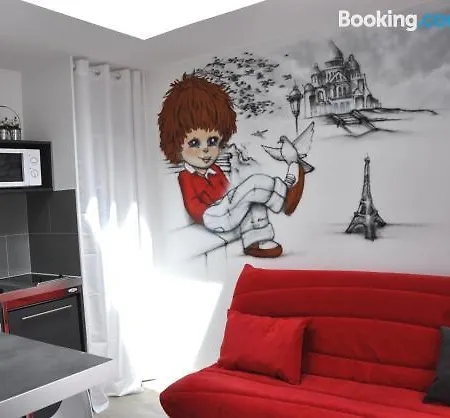 Beatrice Et Emmanuel Meuble Eiffel Apartmanhotel