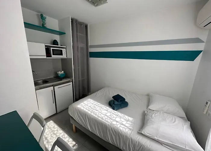 Beatrice Et Emmanuel Meuble Eiffel