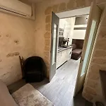 Beatrice Et Emmanuel Meuble Eiffel Apartmanhotel