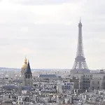 Beatrice Et Emmanuel Meuble Eiffel Apartmanhotel