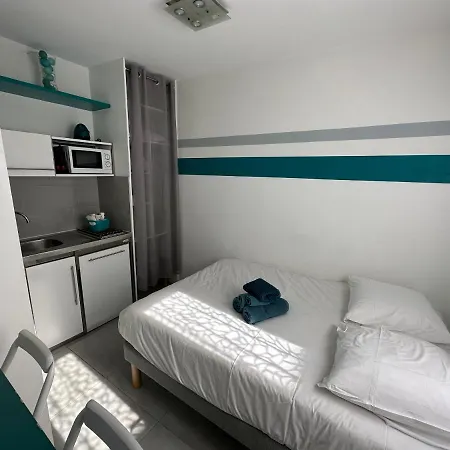 Beatrice Et Emmanuel Meuble Eiffel