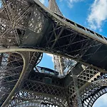 Beatrice Et Emmanuel Meuble Eiffel 4* פריז