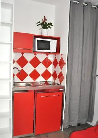 Beatrice Et Emmanuel Meuble Eiffel Paris