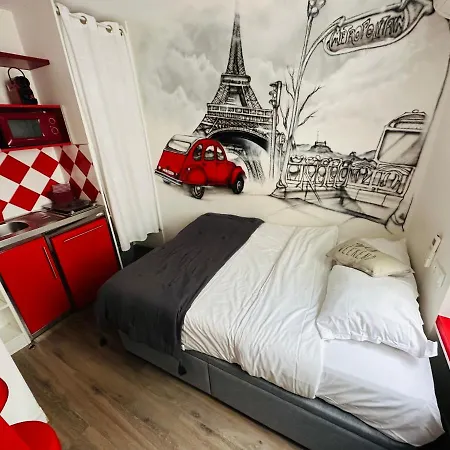 Beatrice Et Emmanuel Meuble Eiffel Aparthotel