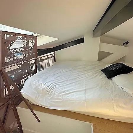 Beatrice Et Emmanuel Meuble Eiffel Apartmanhotel Párizs
