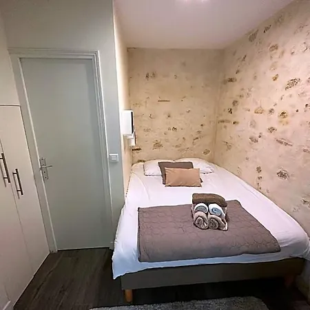 Beatrice Et Emmanuel Meuble Eiffel Aparthotel