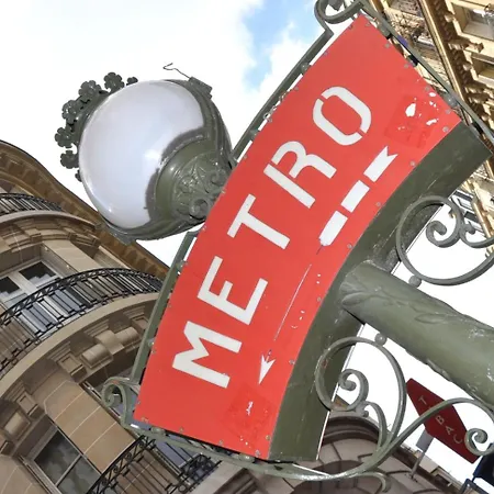 Aparthotel Beatrice Et Emmanuel Meuble Eiffel Paris