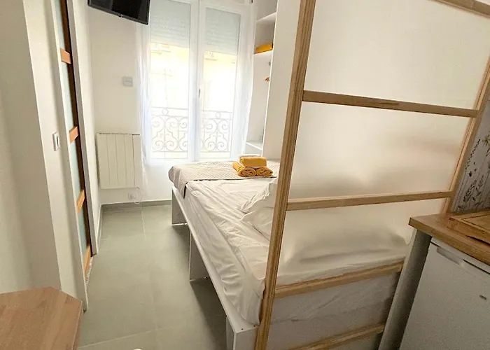 Hotel apartamentowy Beatrice Et Emmanuel Meuble Eiffel 4*