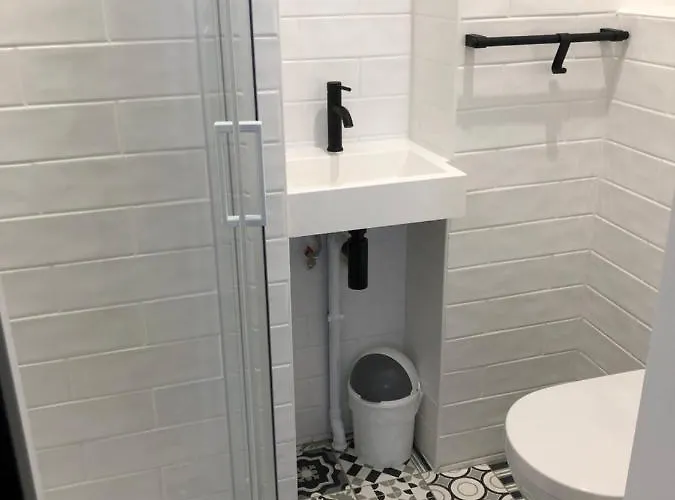 Beatrice Et Emmanuel Meuble Eiffel Paris